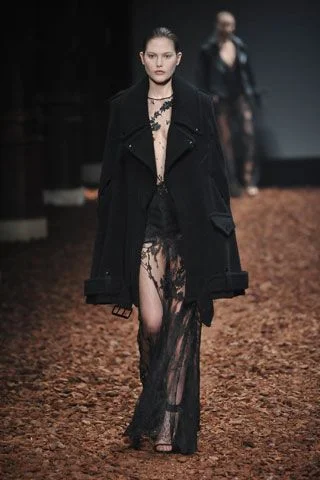 Look 25
